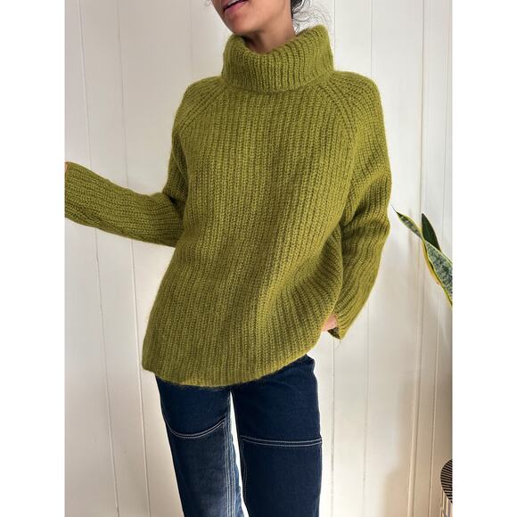 Vintage Jones Sport Chartreuse Mohair Sweater Size Large - Picture 1 of 2